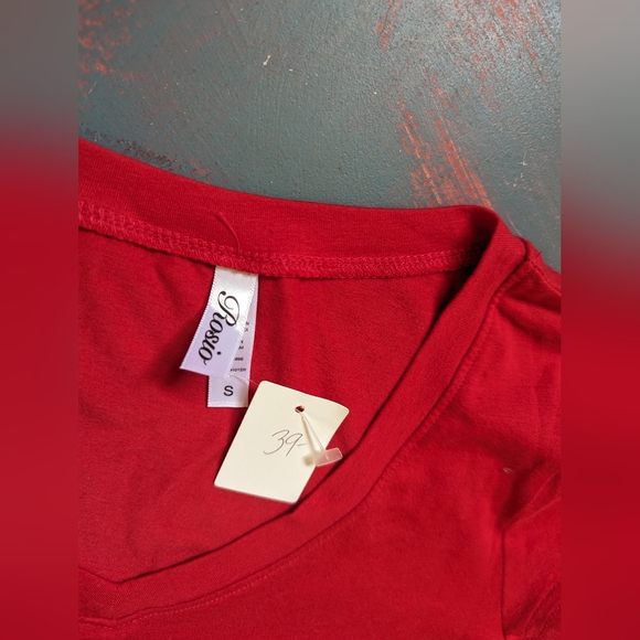 💙 ROSIO 💙 Bright Red Vneck Tee - Picture 2 of 4